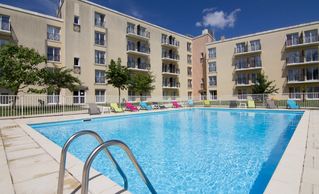 Apparthotel avec piscine à deux pas de Disneyland Paris